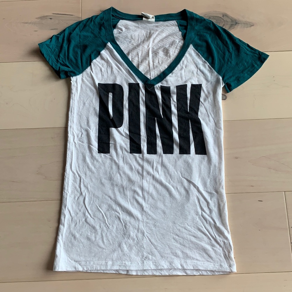 Victoria’s Secret PINK V-Neck Tee Size M